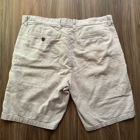 Old Navy Ultimate Slim Shorts - Picture 5 of 5